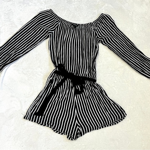 Forever 21 Striped Off Shoulder Tie Waist Romper - Small - Picture 2 of 7